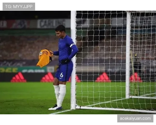 哈弗茨边路突破能力提升如何重塑防守体系与比赛走势