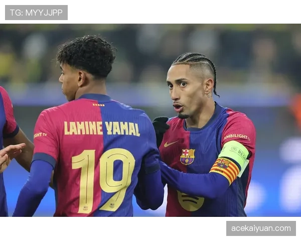 拉菲尼亚与萨拉赫：右边锋效率差异背后的战术角色适配逻辑